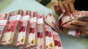 Rupiah Kembali Melemah ke Level Rp13.305/USD