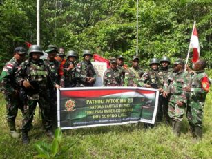 Satgas Yonif PR 432 Kostrad Cek Patok MM 2.3 Bersama Danramil Arso