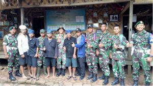 Silaturahmi Prajurit Batalyon Mandala Yudha Kostrad ke Suku Baduy