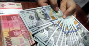 Rupiah Dibuka Melemah Tipis di Level Rp 13.433 Per USD