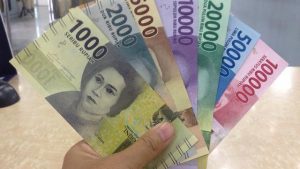 Rupiah Dibuka Melemah Dekati Rp13.500/USD