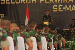 Pangkostrad Beri Pengarahan Perwira di Markas Divif 2 Kostrad