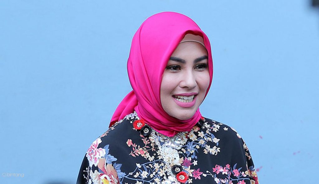 Disebut Pelacur Hingga Hina Agama, Kartika Putri Siap Laporkan Akun Ini ke Polisi