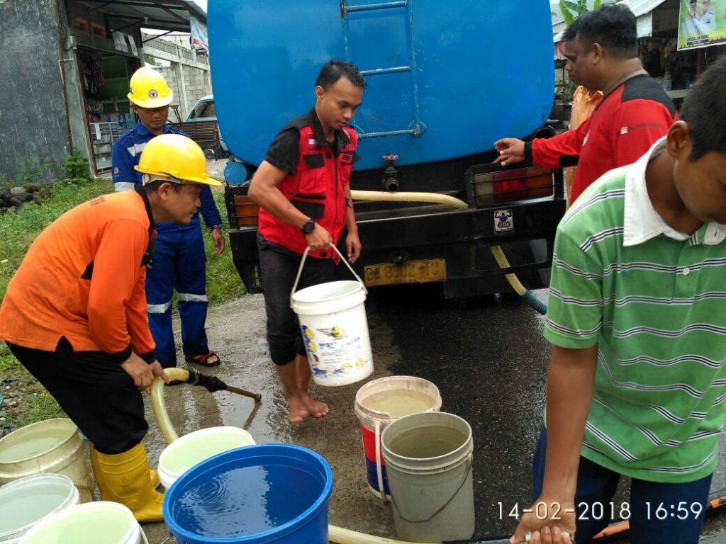 Delapan Daerah di Kota Padang Kekeringan, TRC Semen Padang Distribuskan 27 Ribu Liter Air Bersih