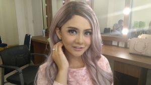 Pamer Foto Tanpa Wig, Cantiknya Jenita Janet Bikin Netizen Melongo