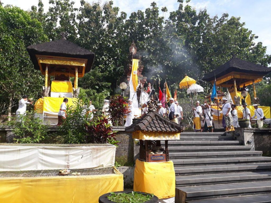 Umat Hindu Yonbekang 2 Kostrad Ikuti Persembahyangan Hari Raya Nyepi 1940 Caka Tahun 2018