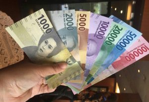 Rupiah Dibuka Menguat Tipis di Rp13.768/USD