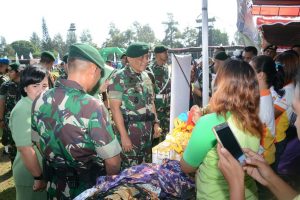 Pangkostrad Buka Bazar dan Pasar Murah di Yonif Mekanis Raider 411 Kostrad