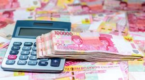 Rupiah Dibuka Menguat ke Rp13.737/USD