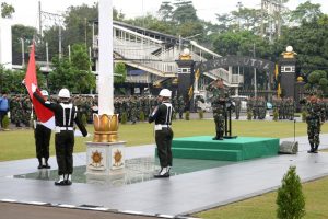 Pangkostrad Pimpin Upacara Bendera 17-an Bulan April 2018 di Makostrad