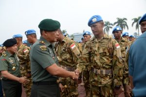 Pangkostrad Menghadiri Upacara Pemberangkatan Satgas Yon Komposit TNI Kontingen Garuda XXXV-D/UNAMID