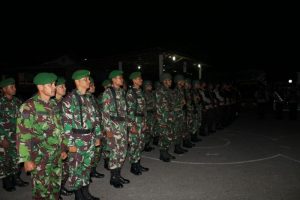 Sambut Ramadhan, Satgas Yonif Raider 515 Kostrad Ikut Patroli Gabungan