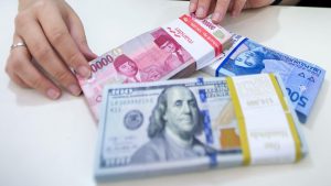 Menguat Hanya Sehari, Rupiah Kembali Melemah ke Rp14.029/USD