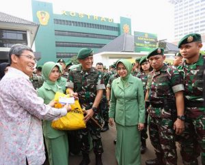 Sambut Hari Raya Idul Fitri 1439 H, Kostrad Menggelar Bazar Murah