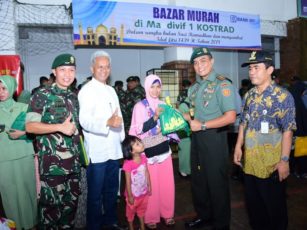 Pangdivif 1 Kostrad Buka Bazar Murah Sambut Hari Raya Idul Fitri 1439 H