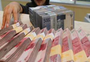 Rupiah Dibuka Menguat Rp14.318