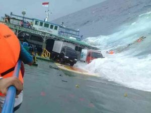 Video Detik-detik KM Lestari Maju Tenggelam di Perairan Selayar