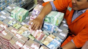 Terus Melemah, Rupiah Sentuh Rp14.943/USD