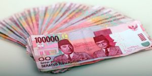 Melemah, Rupiah Nyaman di Level Rp15.225 per USD