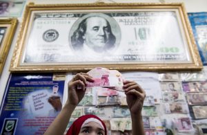 Melemah Lagi, Rupiah Kini di Level Rp15.267