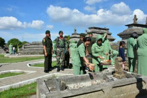 Peringati HUT ke-32, Prajurit dan Persit Brigif Para Raider 3 Kostrad Ziarah ke TMP Sultan Hasanuddin