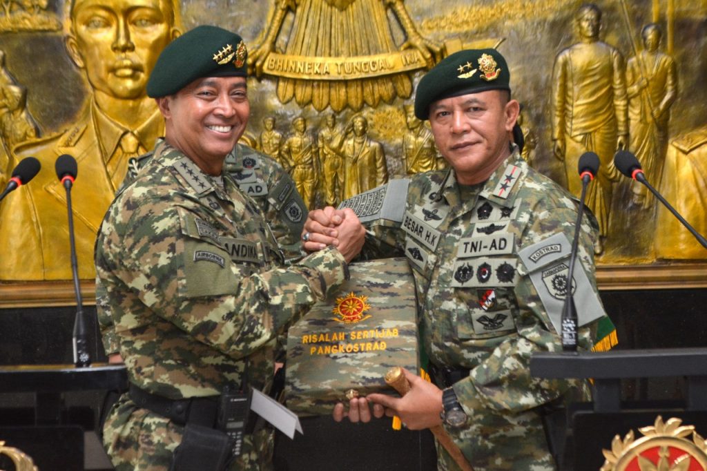 Mayjen TNI Besar Harto Karyawan Resmi Jabat Pangkostrad