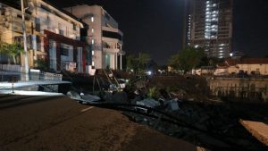 Jalan Raya Gubeng Surabaya Ambles Sedalam 8 Meter