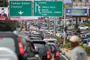 Malam Pergantian Tahun, Jalur Puncak Ditutup Total