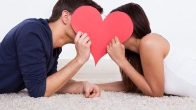 7 Jenis Ciuman yang Tak Disukai Perempuan