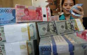 Awali 2019, Rupiah Dibuka Melemah Paling Dalam di Asia