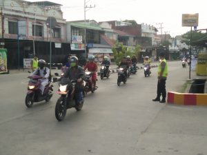 Antisipasi Kemacetan Pagi Hari, Brimob Kaltim Atur Lalin di Samarinda Seberang