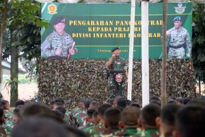 Kunjungan Kerja Pangkostrad Ke Divisi Infanteri 1 Kostrad