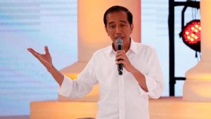 Dituding Pakai Alat Bantu Komunikasi saat Debat Capres, Jokowi: Itu Fitnah!