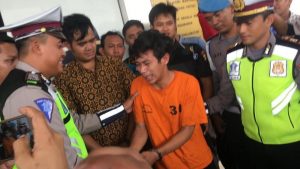 Pemuda yang Ngamuk dan Rusak Motor Saat Ditilang Menangis Minta Maaf ke Masyarakat Indonesia