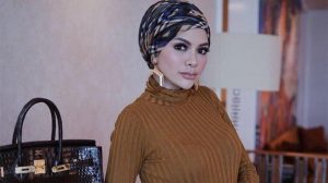 Nikita Mirzani Mendadak Singgung Soal Hubungan Haji Sam dan Perempuan Petir, Siapa Mereka?