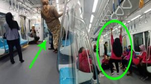 Viral Tingkah Penumpang MRT, Anies: Itu Normal