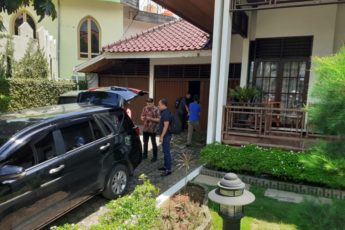 Tim KPK Geledah Rumah Pribadi Bupati Solok Selatan