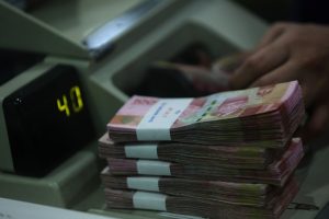 Rupiah Dibuka Melemah ke Rp14.215/USD