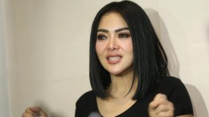 Kaki Tertimpa Lemari Suami, Syahrini Langsung Dilarikan ke RS Menggunakan Jet Pribadi