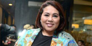 Nunung Berderai Air Mata Ingat Dosa Masa Lalu: Saya Lempar Uang Ke Muka Ibu