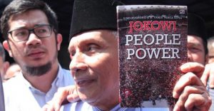 Diperiksa Polisi Terkait Kasus Makar, Amien Rais Bawa Buku ‘Jokowi People Power’