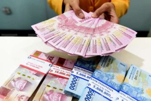 Tak Banyak Bergerak, Rupiah Dibuka Menguat Tipis di Rp14.024/USD