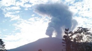 Gunung Kerinci Erupsi, Tinggi Abu Capai 800 Meter