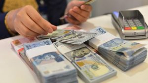 Rupiah Dibuka Melemah Dekati Rp14.100/USD