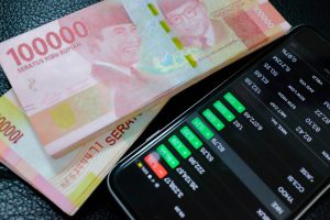 Melemah, Rupiah Dekati Level Rp14.100/USD