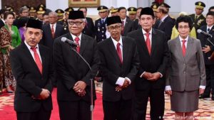 Jokowi Resmi Lantik 5 Anggota Dewan Pengawas KPK