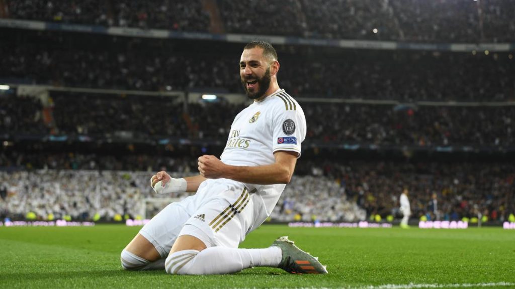 Menjaga Kesehatan, Karim Benzema Melakukan Bekam