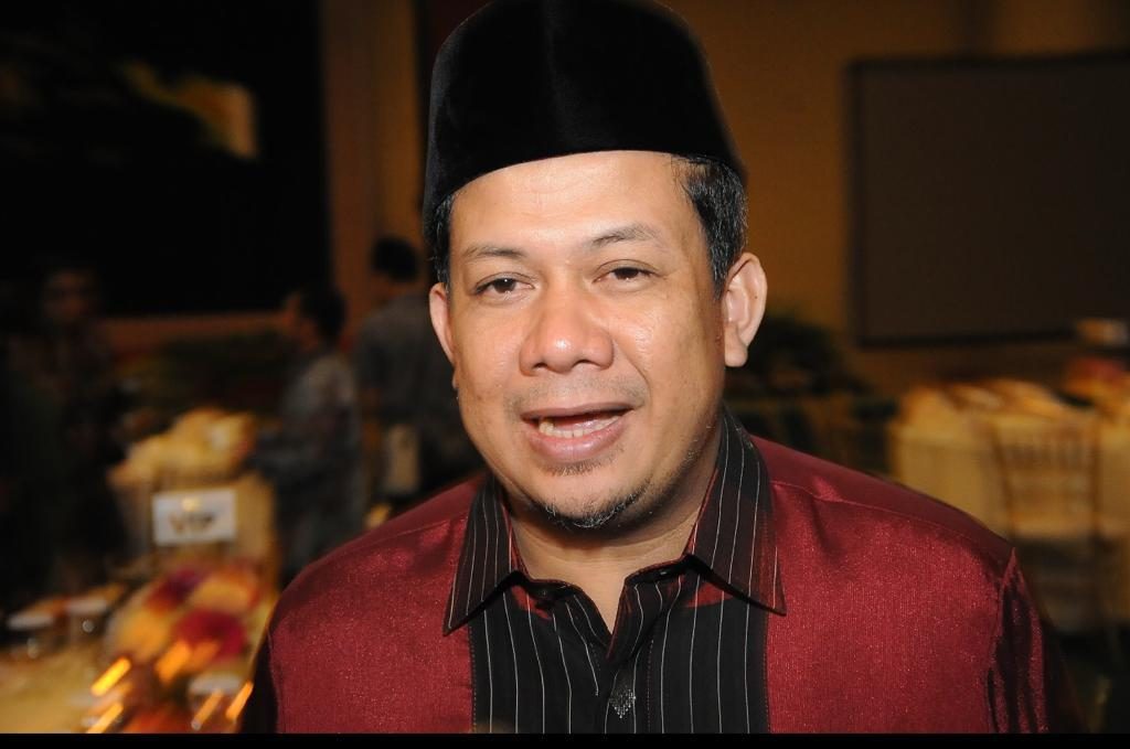 Kegiatan Fahri Hamzah Di Kampung Halamannya Setelah Tidak Lagi di DPR