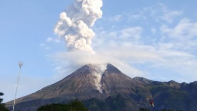 Status Gunung Merapi Naik Level 3