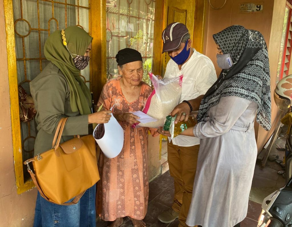 Perjuangan Nenek yang Hidupi Lima Anak Piatu,Andre Rosiade Intruksikan Tim DPD Sumbar Untuk Dibantu